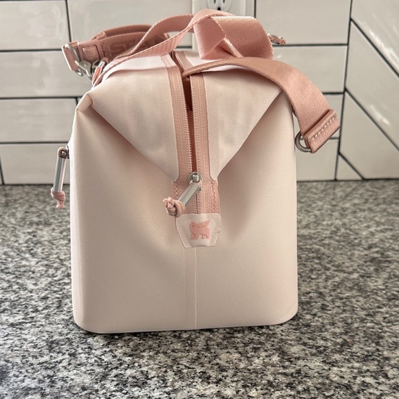 Julienne Mini Cooler - Picture 2 of 5